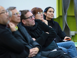 AUD faculty listen to Thom Mayne present his new book at AUD
